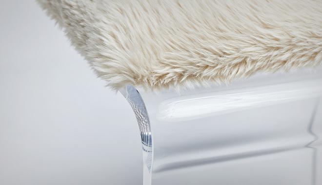 Benches, Ottomans & Stools